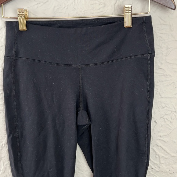 Athleta Quest Criss Cross Chaturanga Capri Leggings - Picture 4 of 11